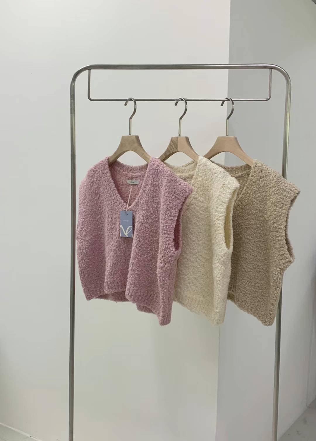 Boucle V Vest - 3 cols